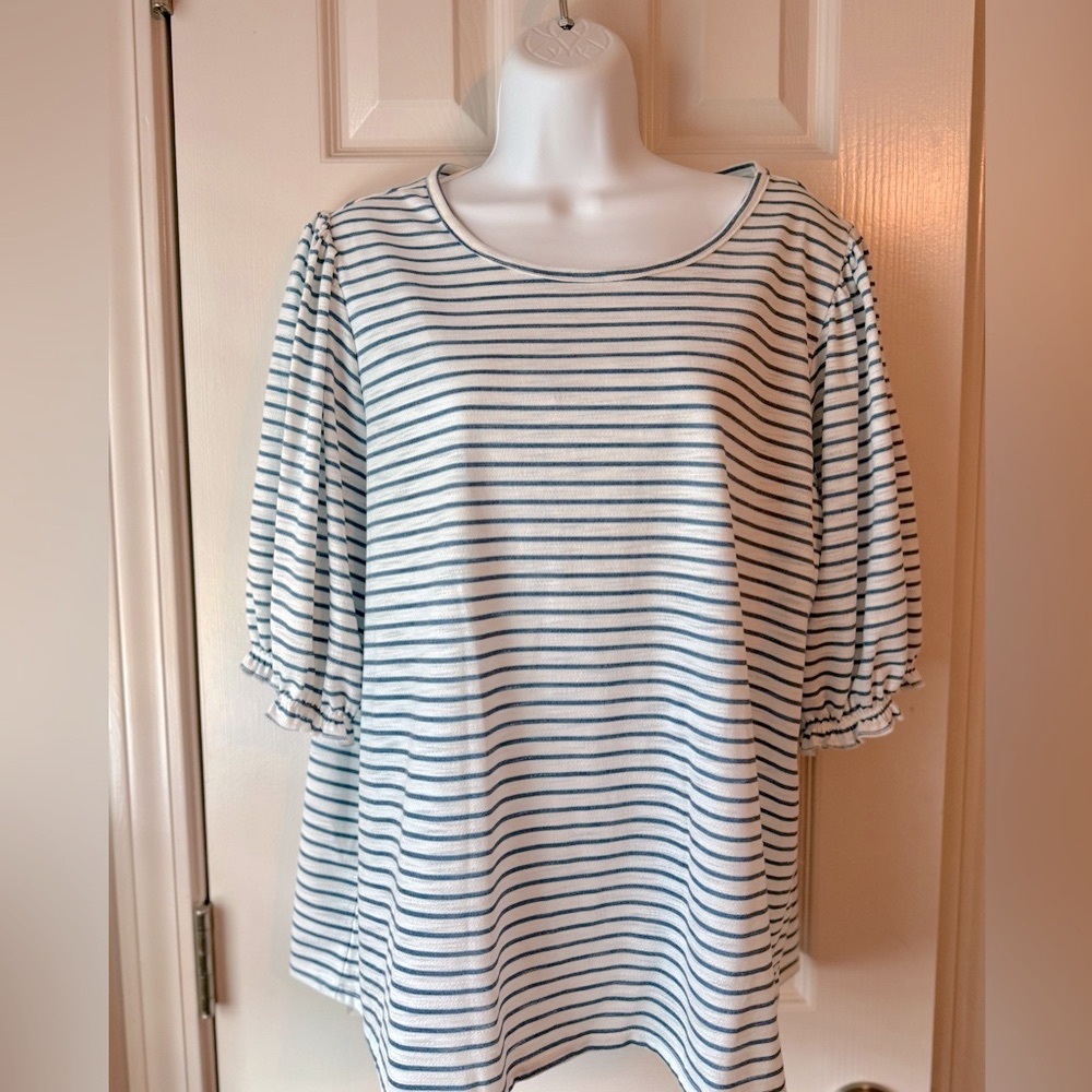 NWT LC Lauren Conrad Blue and White Blouse with 3/4 Sleeves